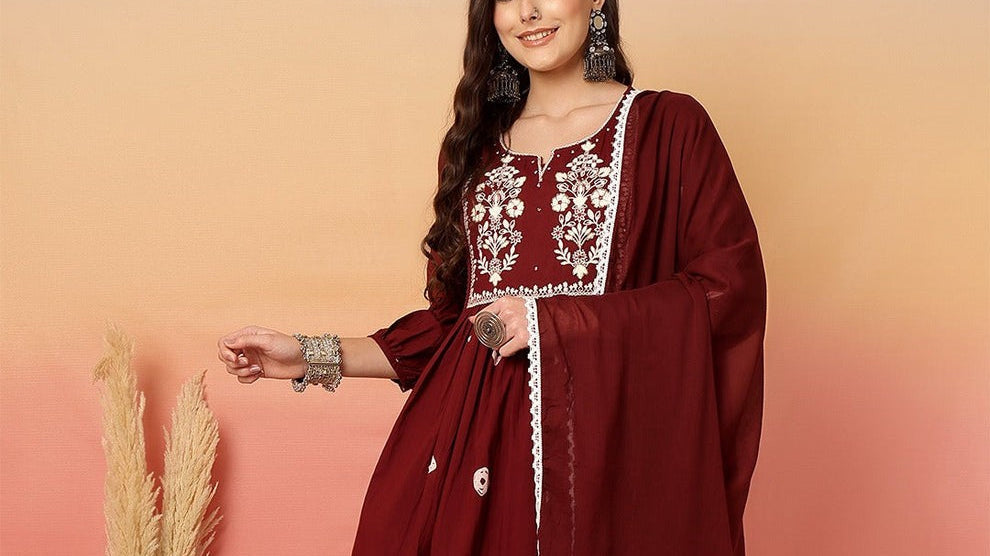 The Rise of Handloom: Why Traditional Fabrics Are Making a Modern Comeback