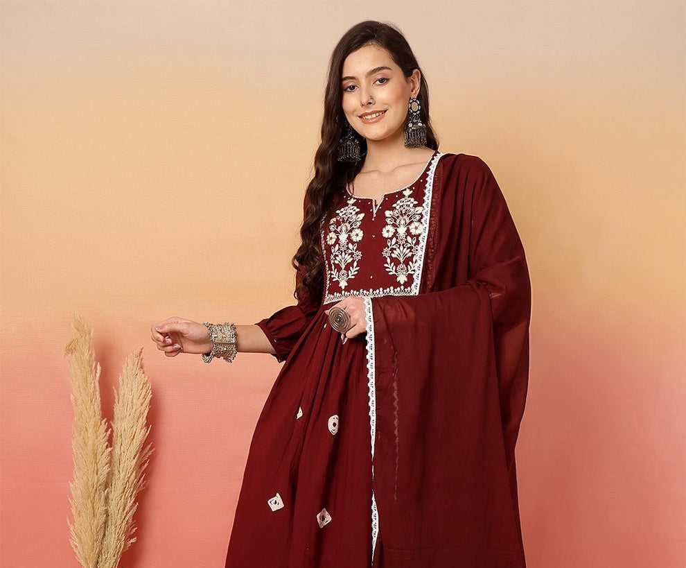 The Rise of Handloom: Why Traditional Fabrics Are Making a Modern Comeback