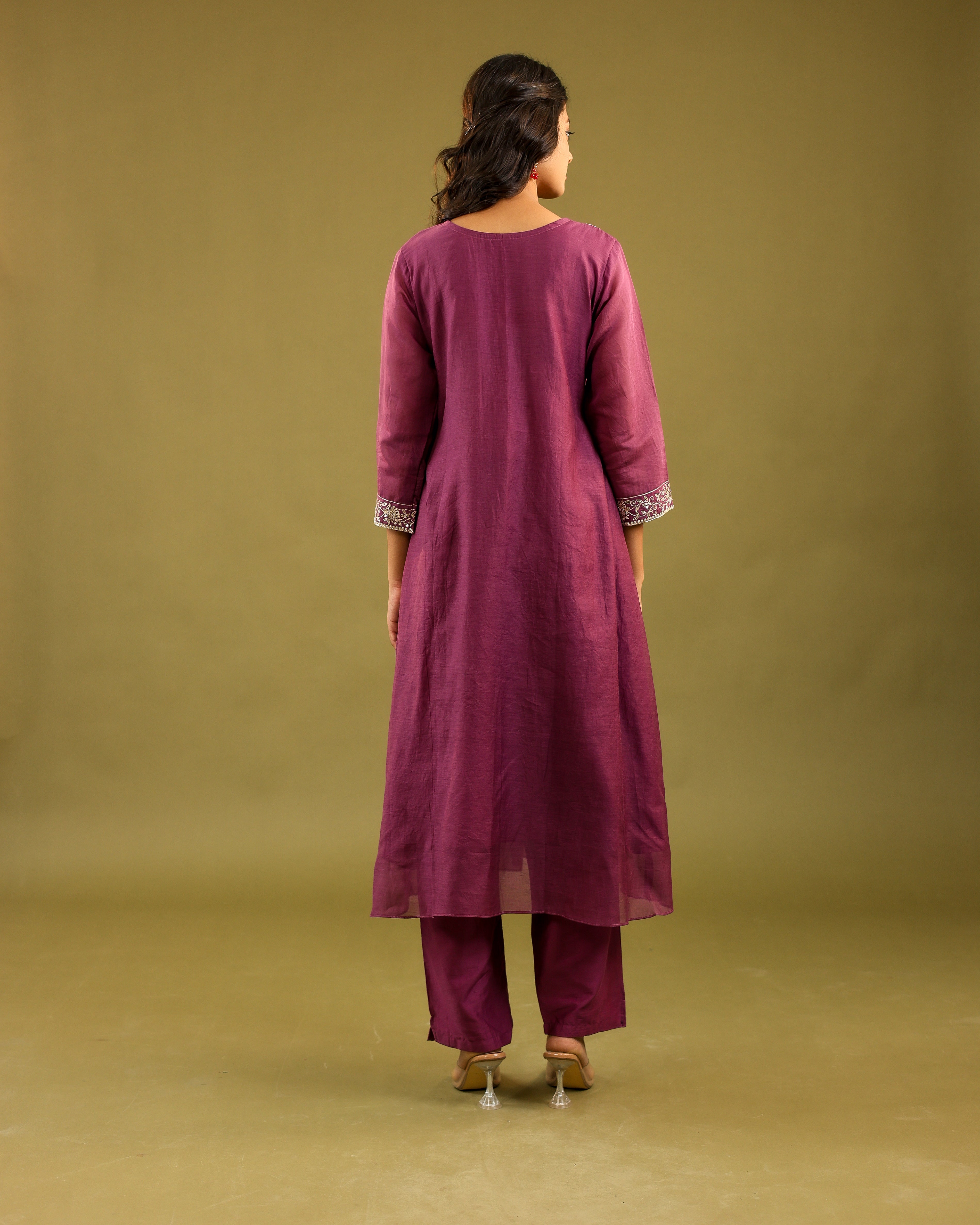 Elegance Bloomed – Hand Embroidered Mul Chanderi Suit Set for Women
