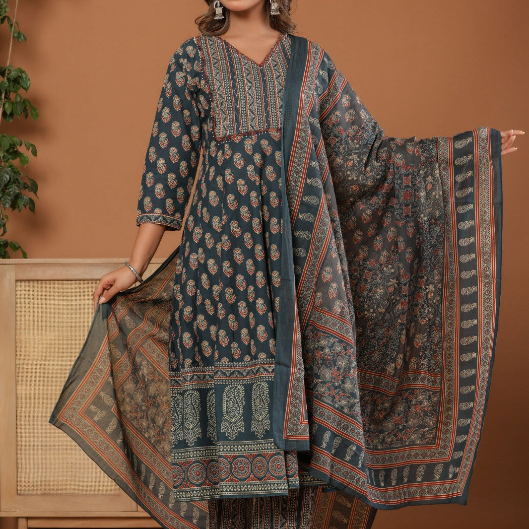 Elegant Pure Cotton Anarkali Dress Set with Dupatta & Pant Green